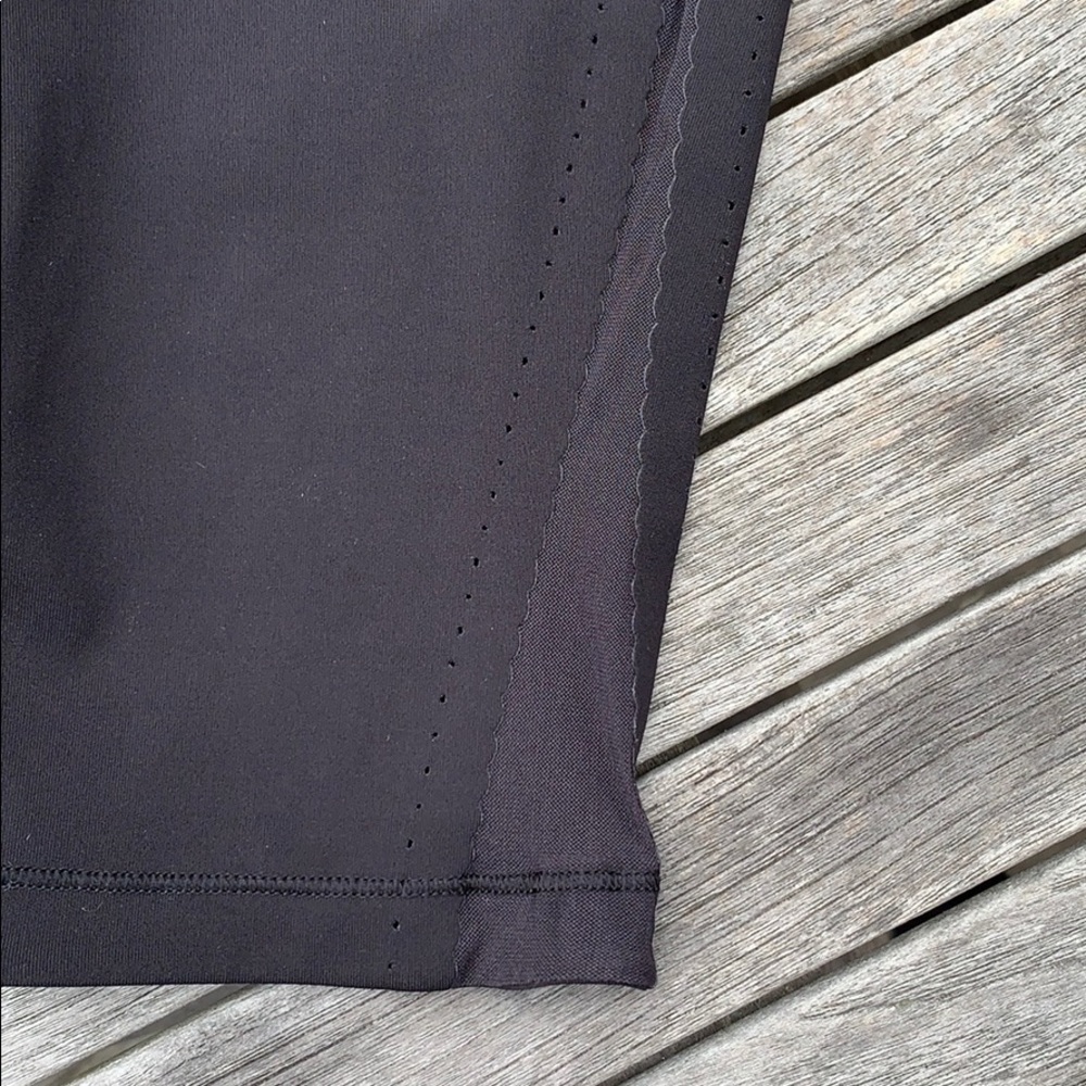 LULULEMON Running Capri w/ mesh & zipper - 4 - Picture 3 of 7